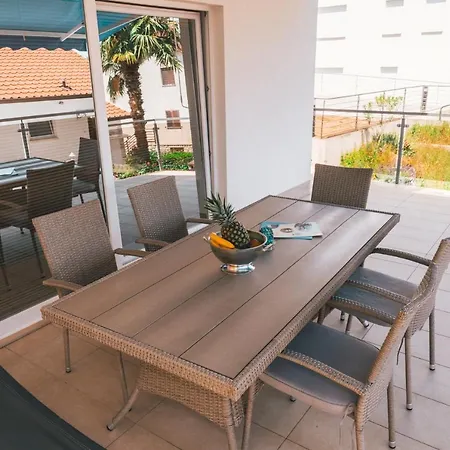 Chiara Opatija - Housing With Sea View Apartment