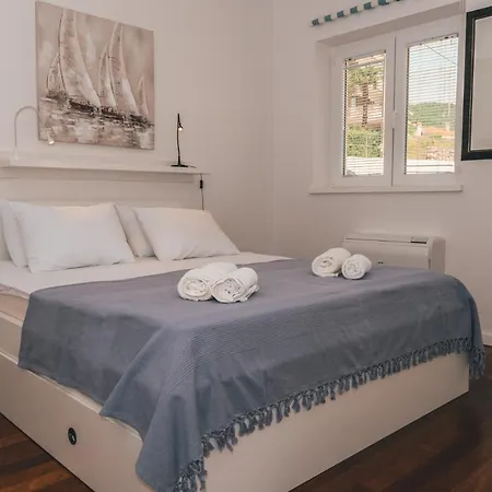 Chiara Opatija - Housing With Sea View Apartment Icici