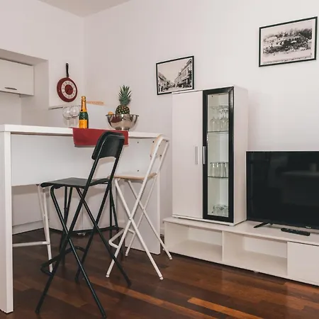 Chiara Opatija - Housing With Sea View Apartment